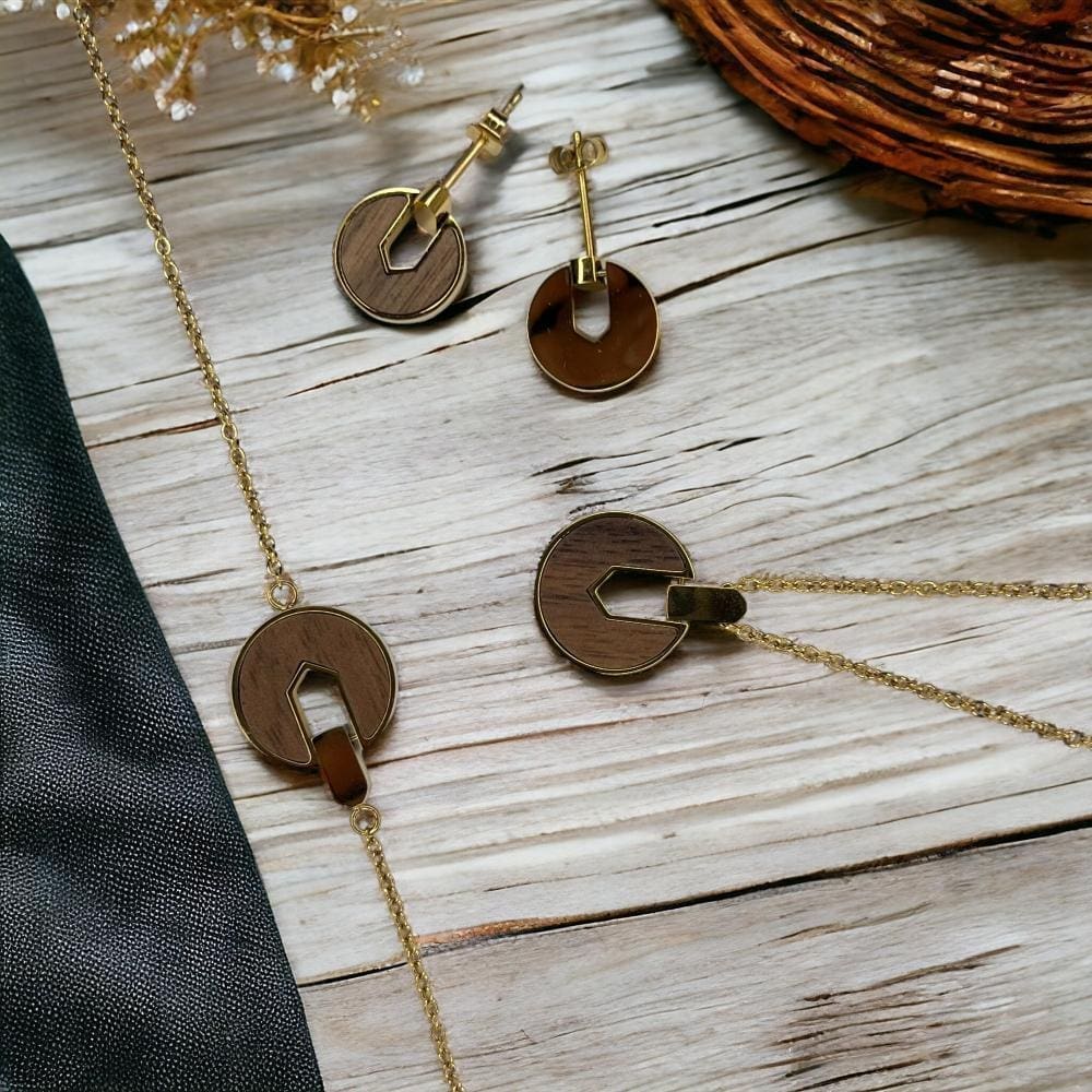 ساعات خشبية