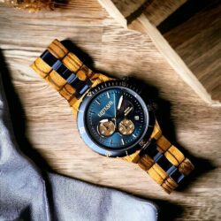 ساعة بلو ليجيند مون الخشبية