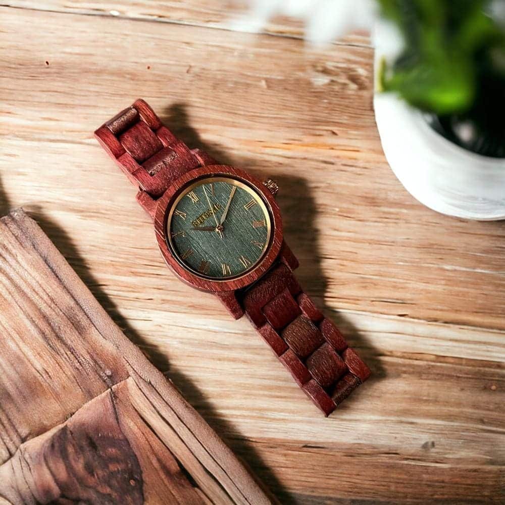 ساعات خشبية