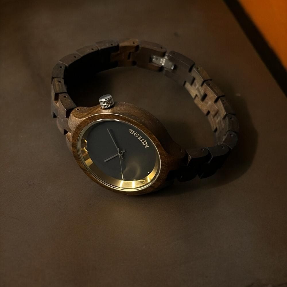 ساعات خشبية