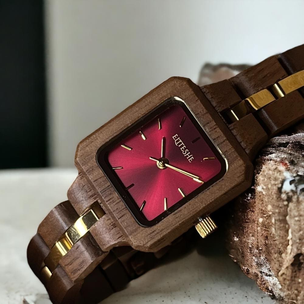 ساعات خشبية