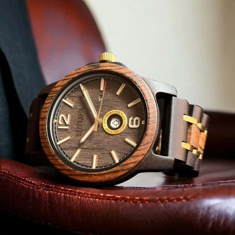 ساعات خشبية