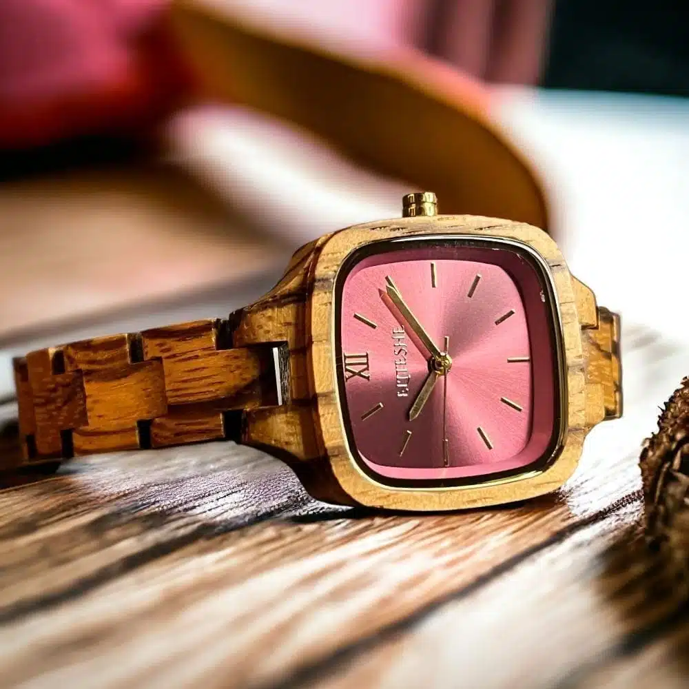 21554aec-048a-48db-a246-1d50715ca3c6-1000x1000-c9EnaX4UV83JLUTad1sJ06zfMRSgd6L2x0evb2Ou.jpg بينك كلاسيك سكوير - نسائي - Image 1