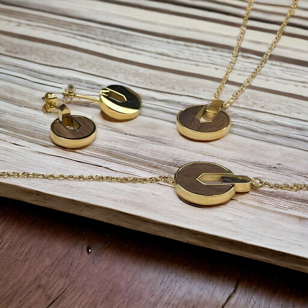 ساعات خشبية