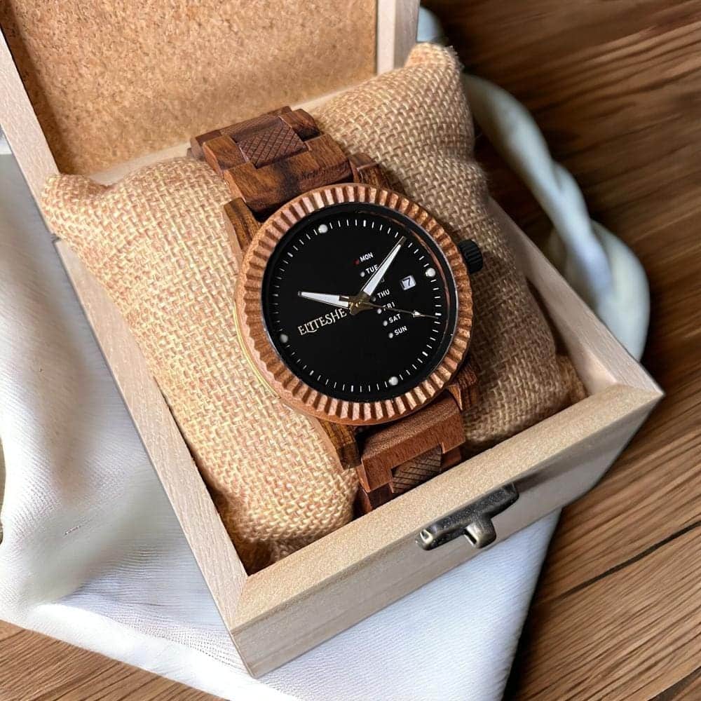 ساعات خشبية