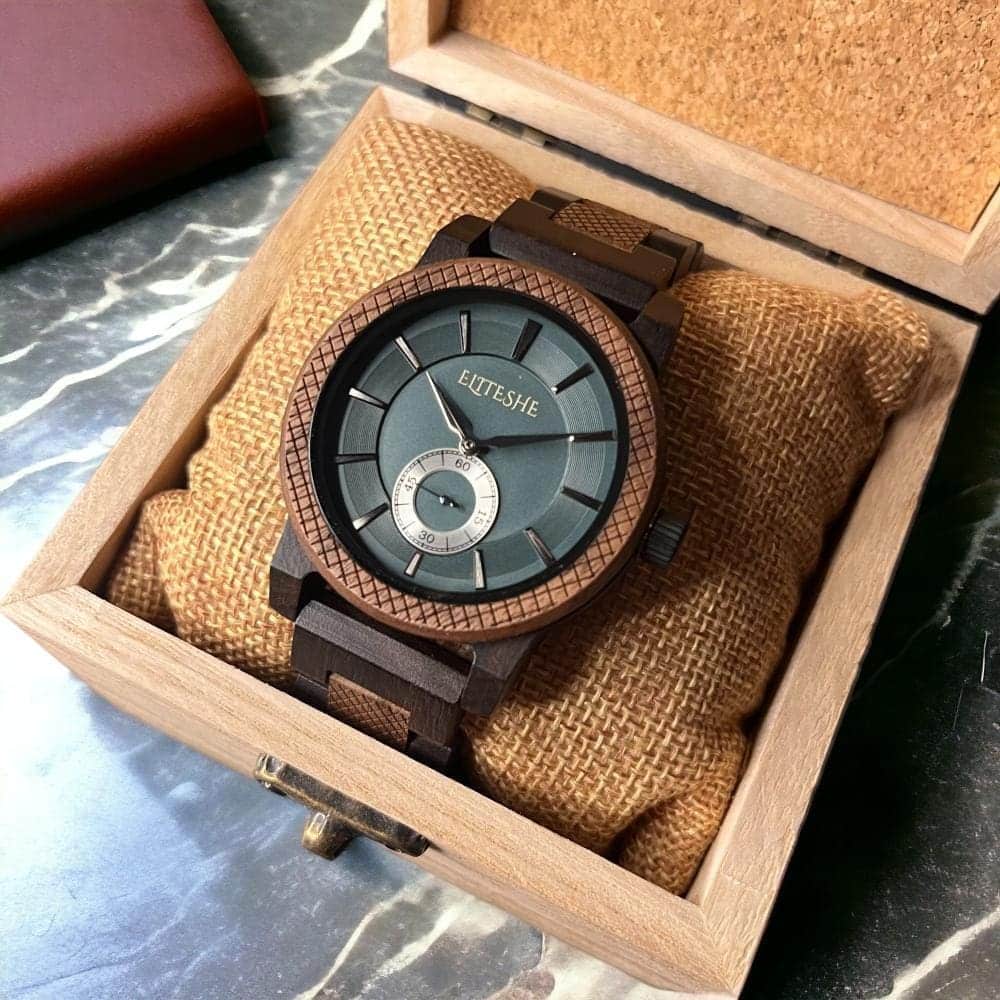 ساعات خشبية