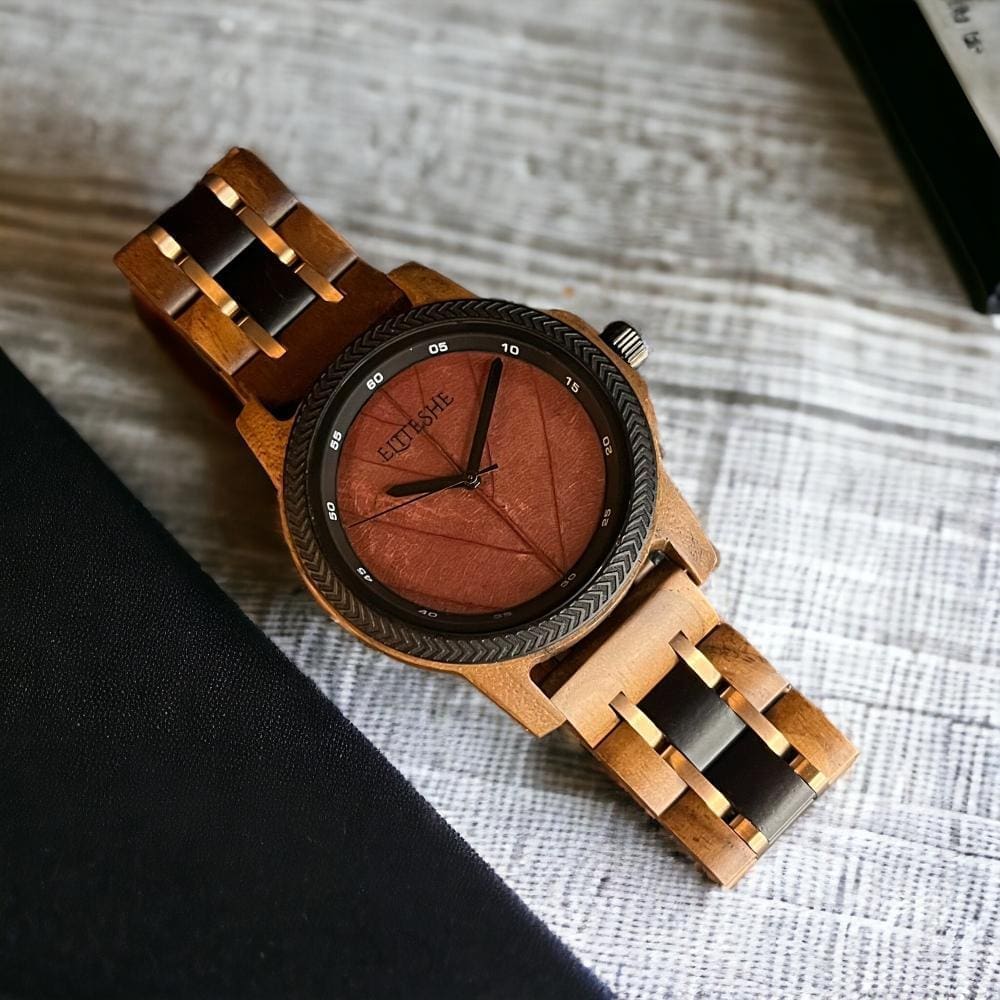 ساعات خشبية