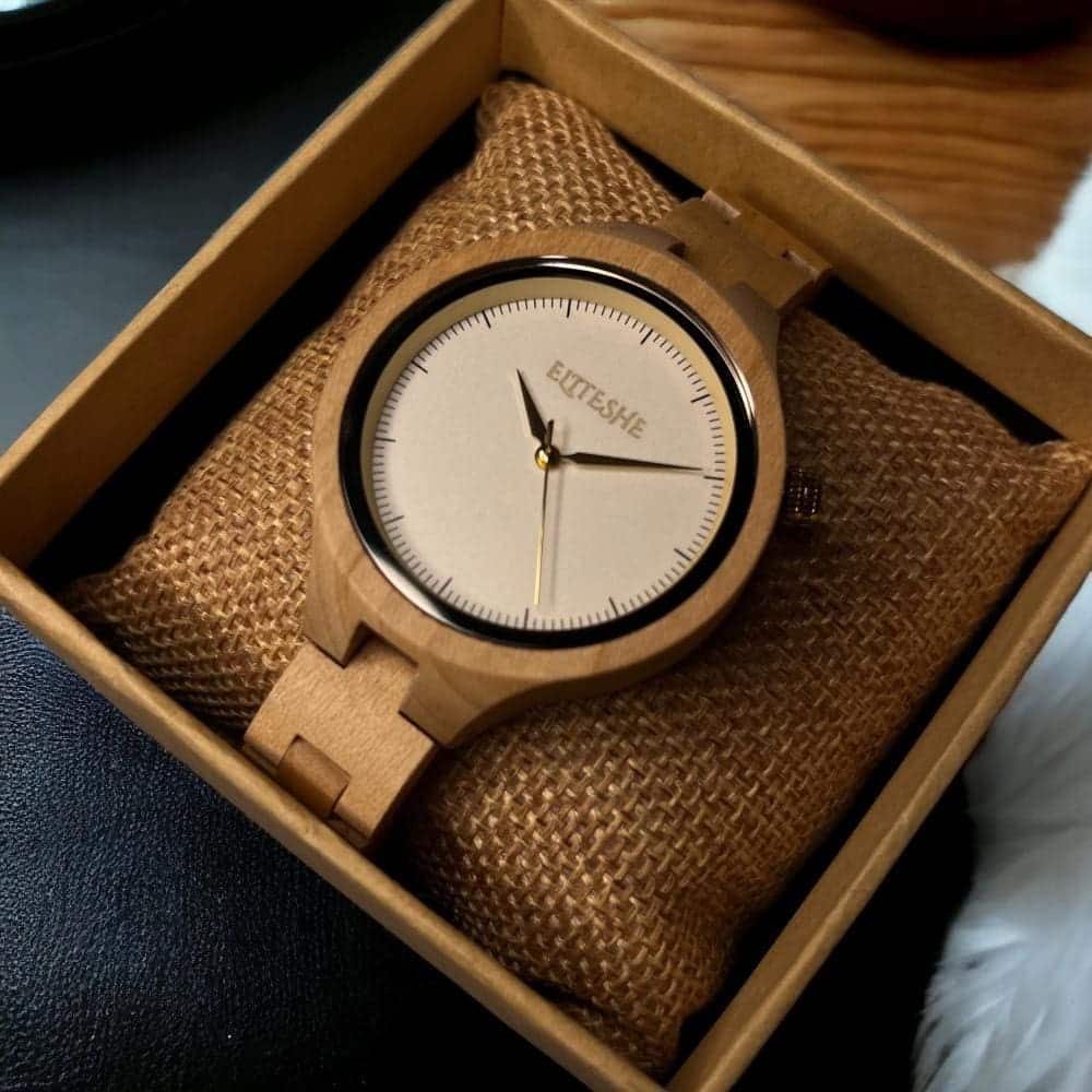 ساعات خشبية