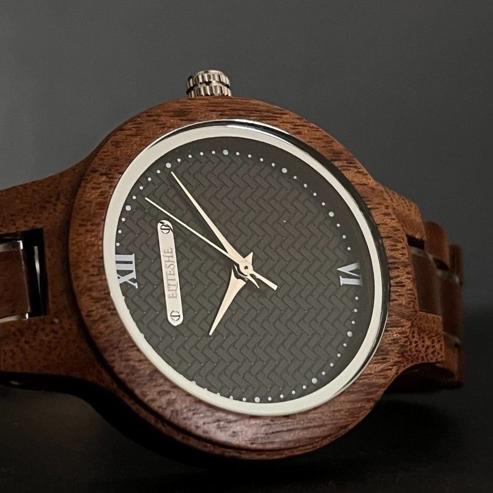 ساعات خشبية