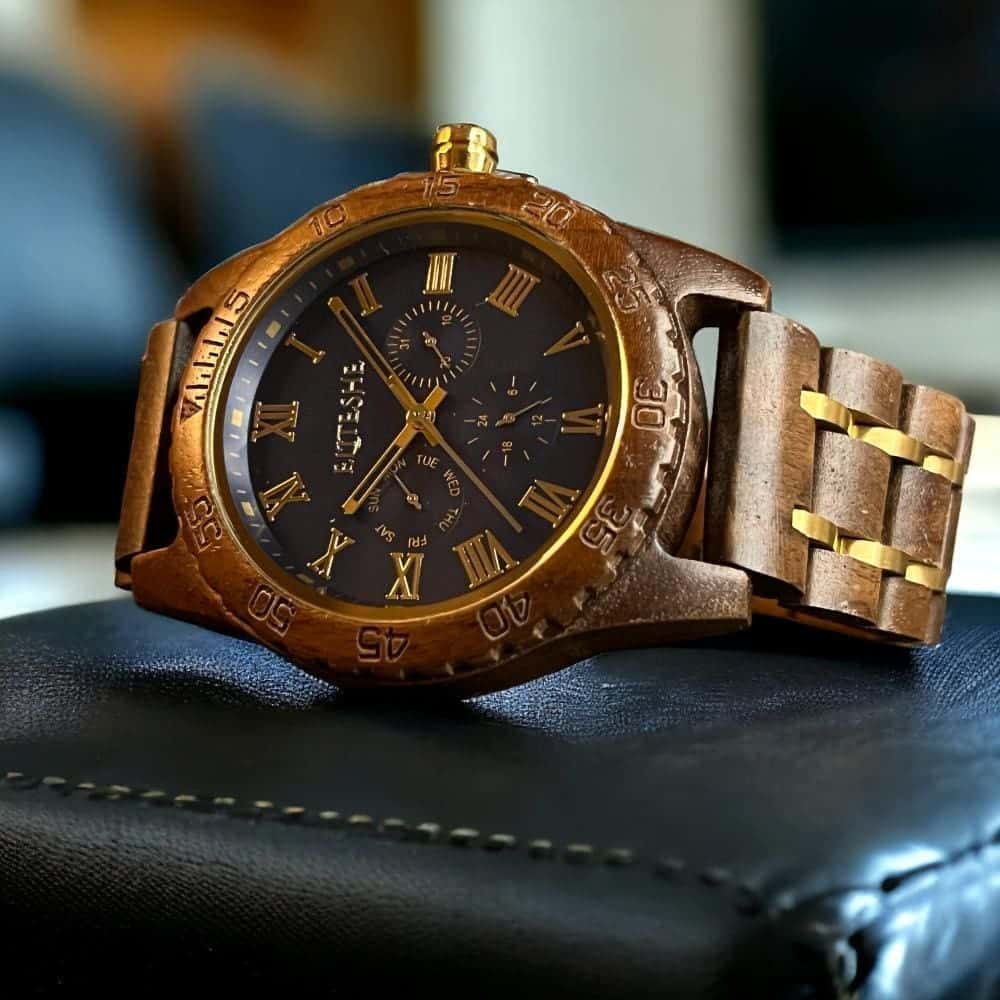 ساعات خشبية