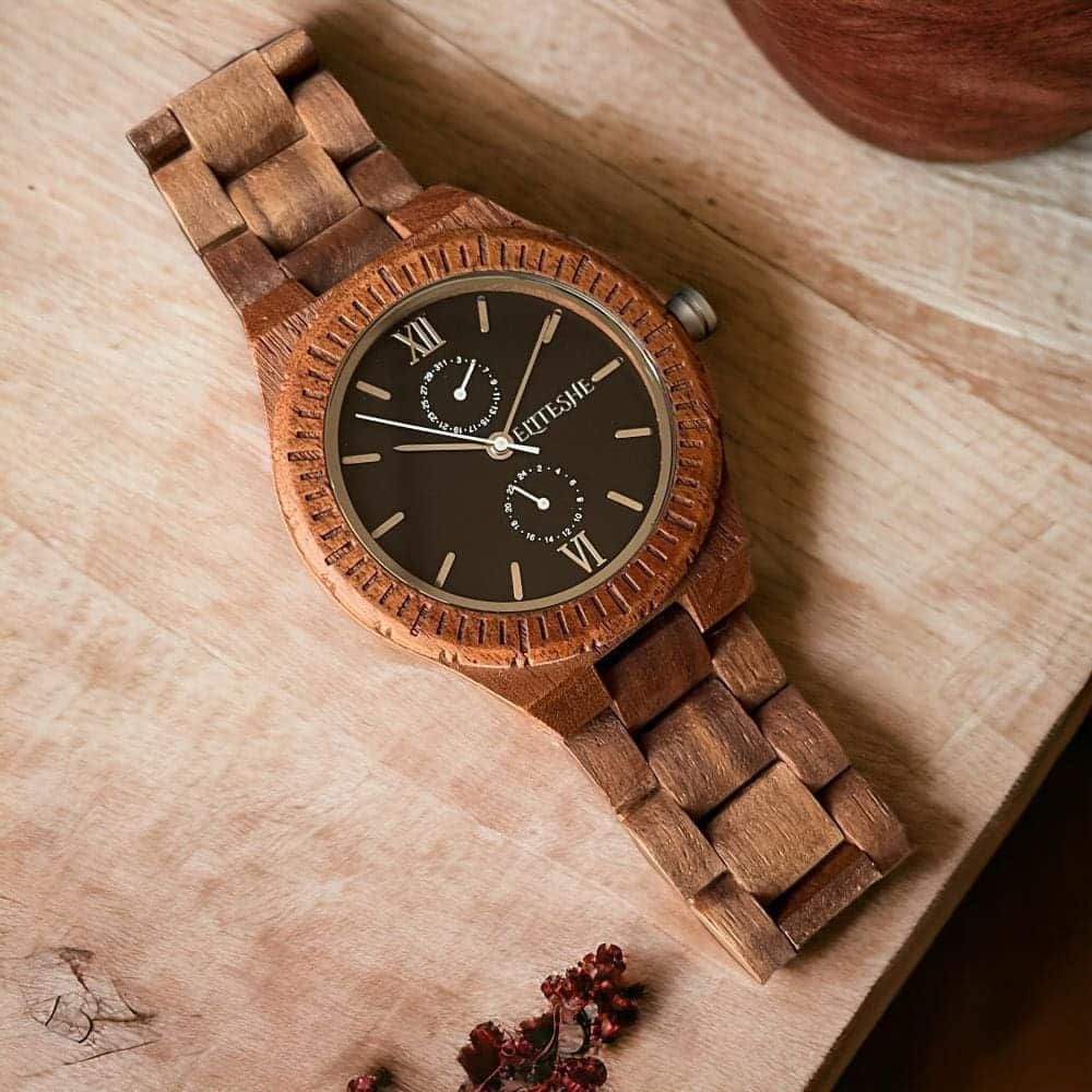 ساعات خشبية