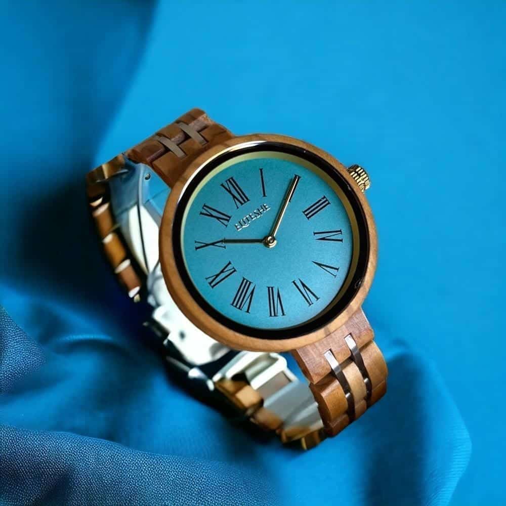 ساعات خشبية