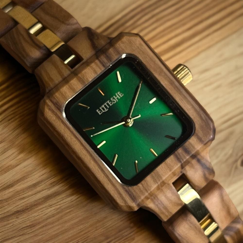 ساعات خشبية