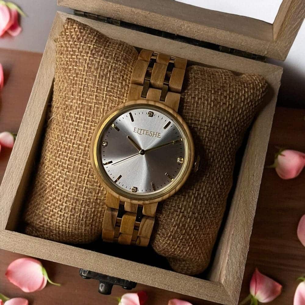 ساعات خشبية