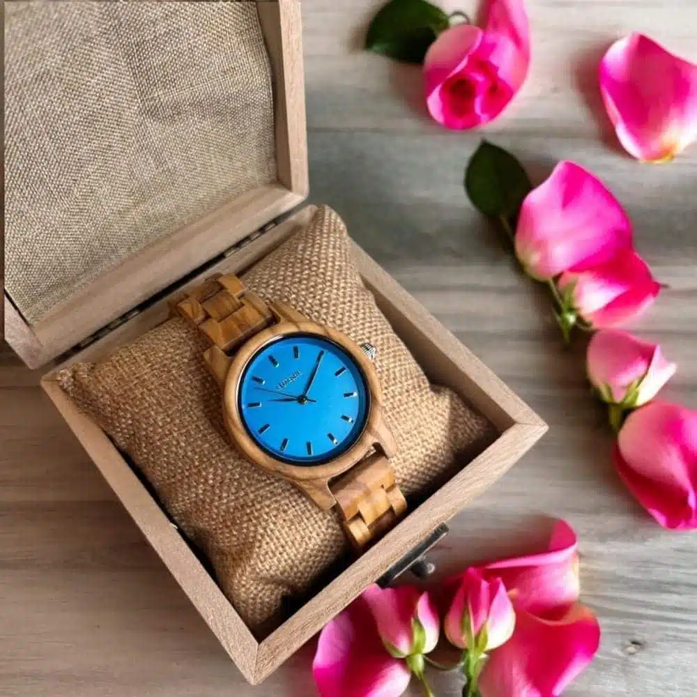 82a0b725-aa62-46e1-aaf5-61196963ca59-1000x1000-cZmXXR9flsRzK4nGLVl9z3WyN6sYv0rBi2ZkLe8V.jpg سكاي أوليف – نسائي - الصورة 1