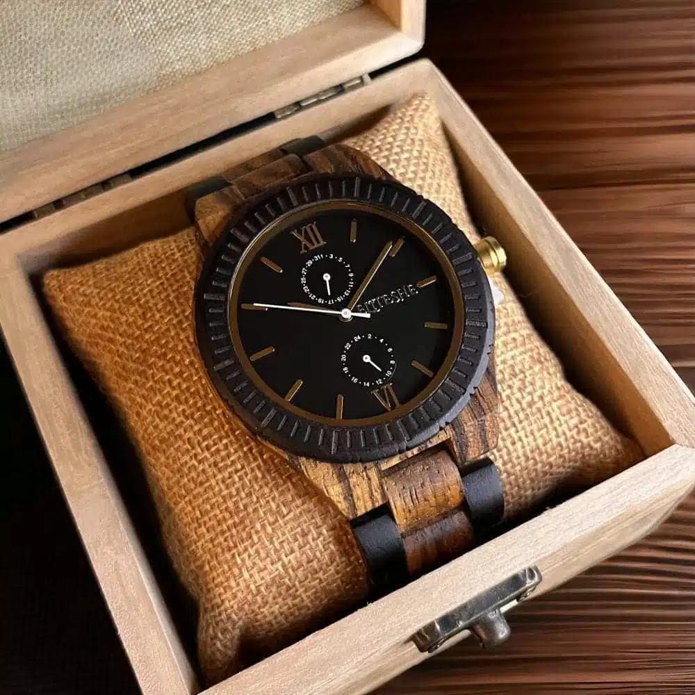 8856f42a-47ee-4f6f-aeae-7dedb2704a2c-1000x1000-Wm5YxUz9dowOQb5iTKZjKuPbOA9Ri4ymB6N1QTCy.jpg بلاك كلاسيك إيليجينت - رجالي - الصورة 1