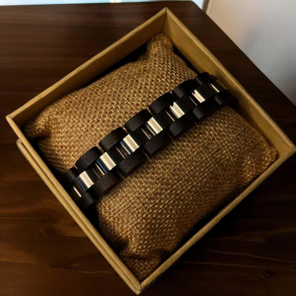 ساعات خشبية