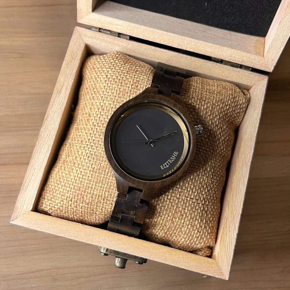 ساعات خشبية