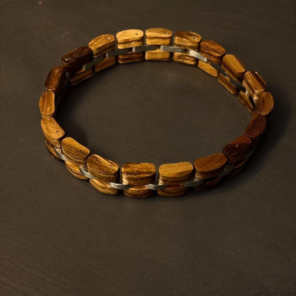 إسورة خشبية