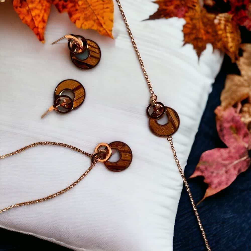 ساعات خشبية