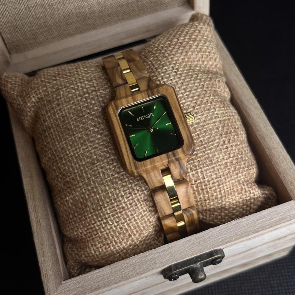 ساعات خشبية