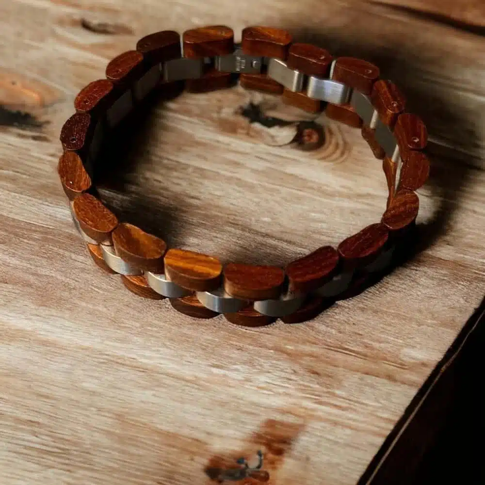 9fd96579-9504-40d9-94e4-40a16f09e513-1000x1000-AkqTqr8oQNN2dXRmGvT5vAfznlnngUb362B4kyoz.jpg ريد وود - رجالي - الصورة 1