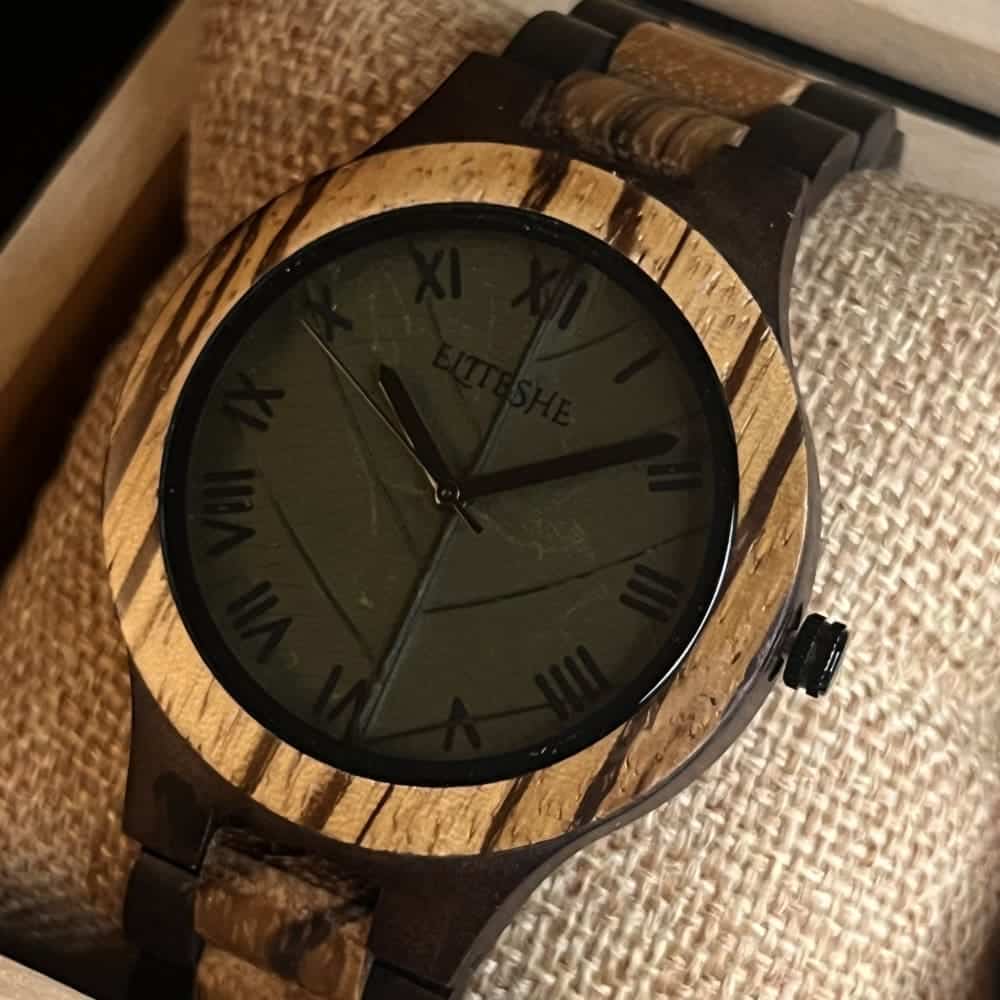 ساعات خشبية