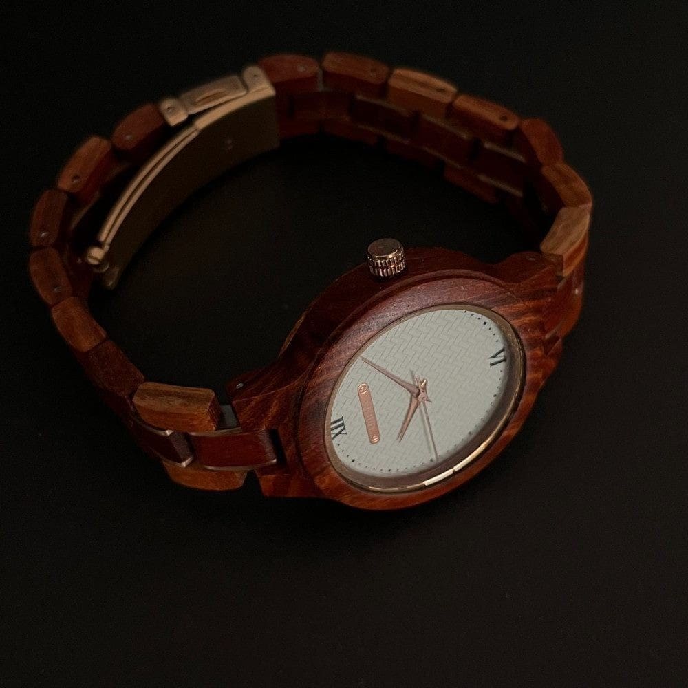 ساعات خشبية