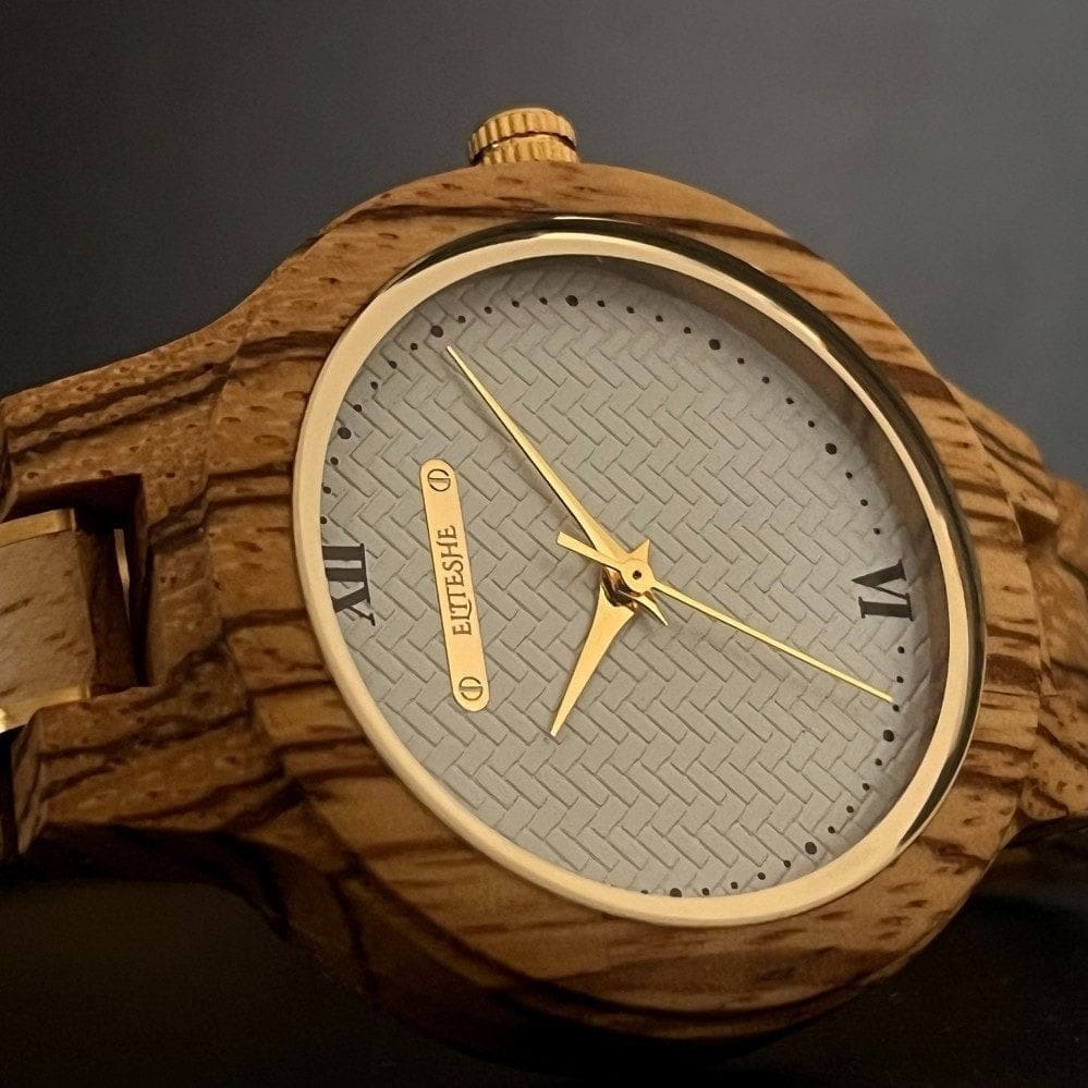 ساعات خشبية
