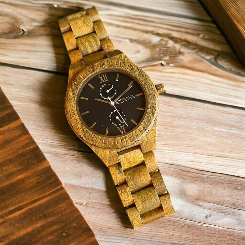 ساعات خشبية