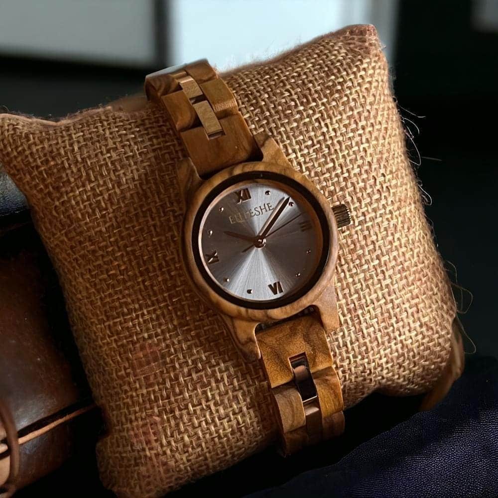 ساعات خشبية