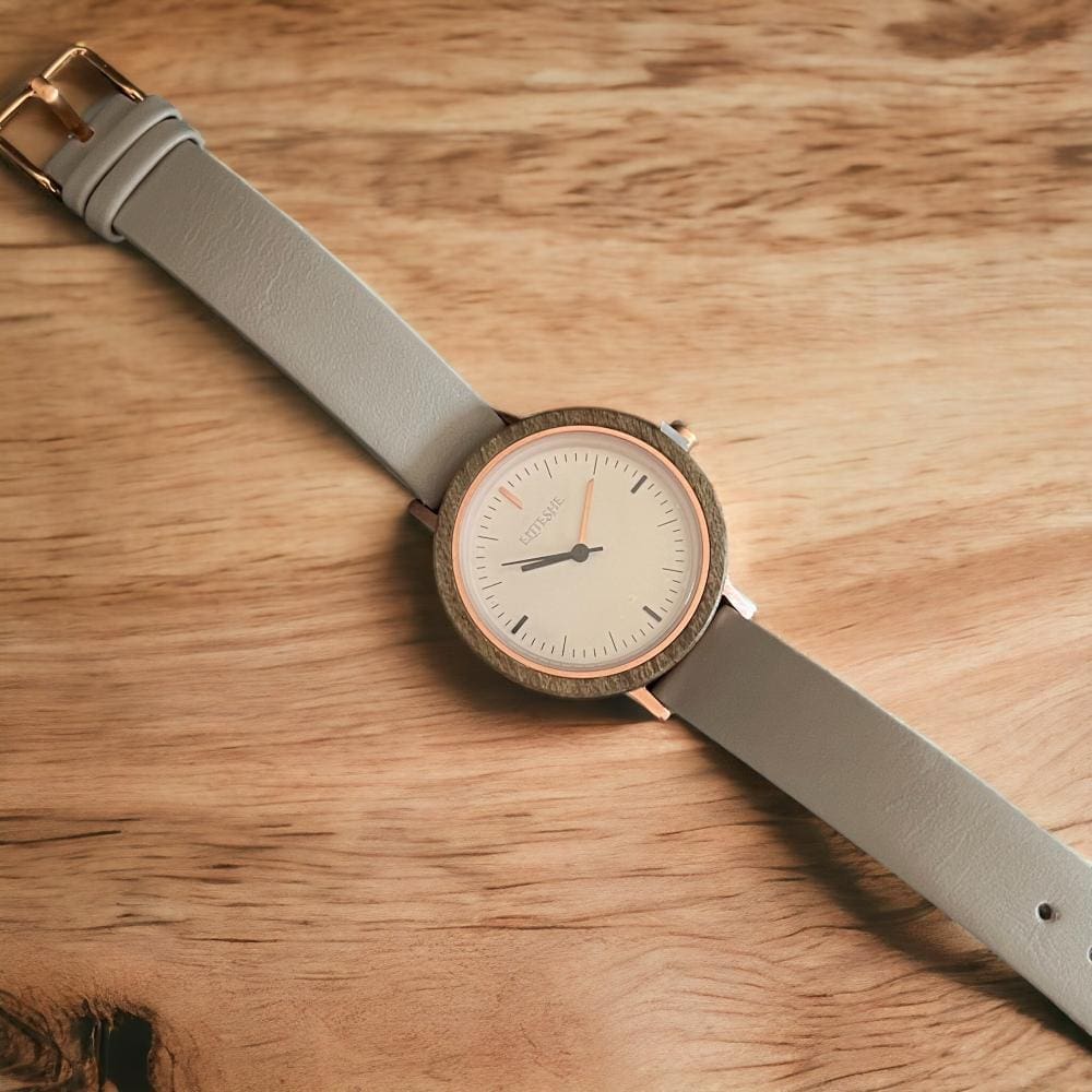 ساعات خشبية