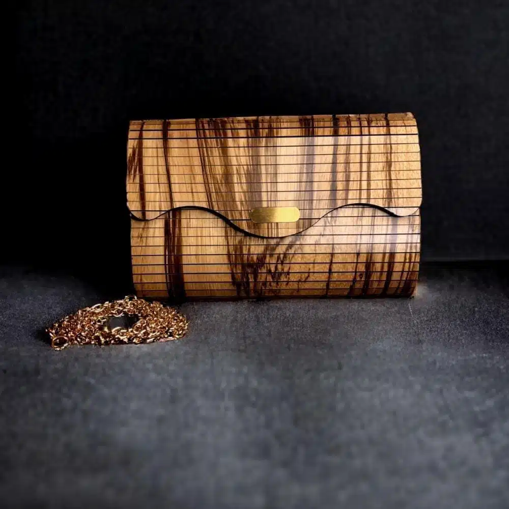 c974660b-efff-41aa-8f70-92e4ceaeb659-1000x1000-mhduyvkV753E4lcunMiH56CRH7q6ZXQB9QY6XOnU.jpg شنطة زيبرا برينسيز وود - Image 1