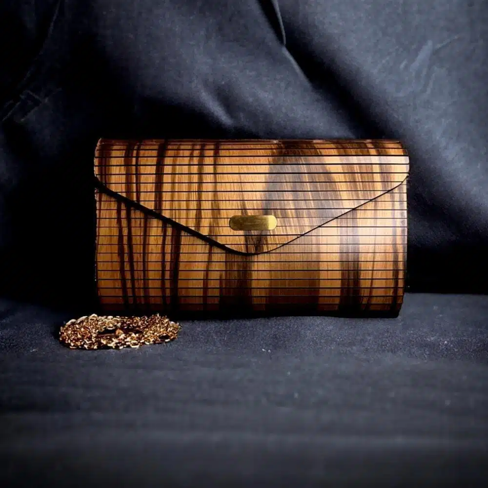 cd72422c-32dc-44db-9ece-b3d52002ffb4-1000x1000-S3diRk8cM5wKZGUXv1CZCYITdlT0Gxpt8TK3X6EJ.jpg شنطة زيبرا ليدي وود - الصورة 1