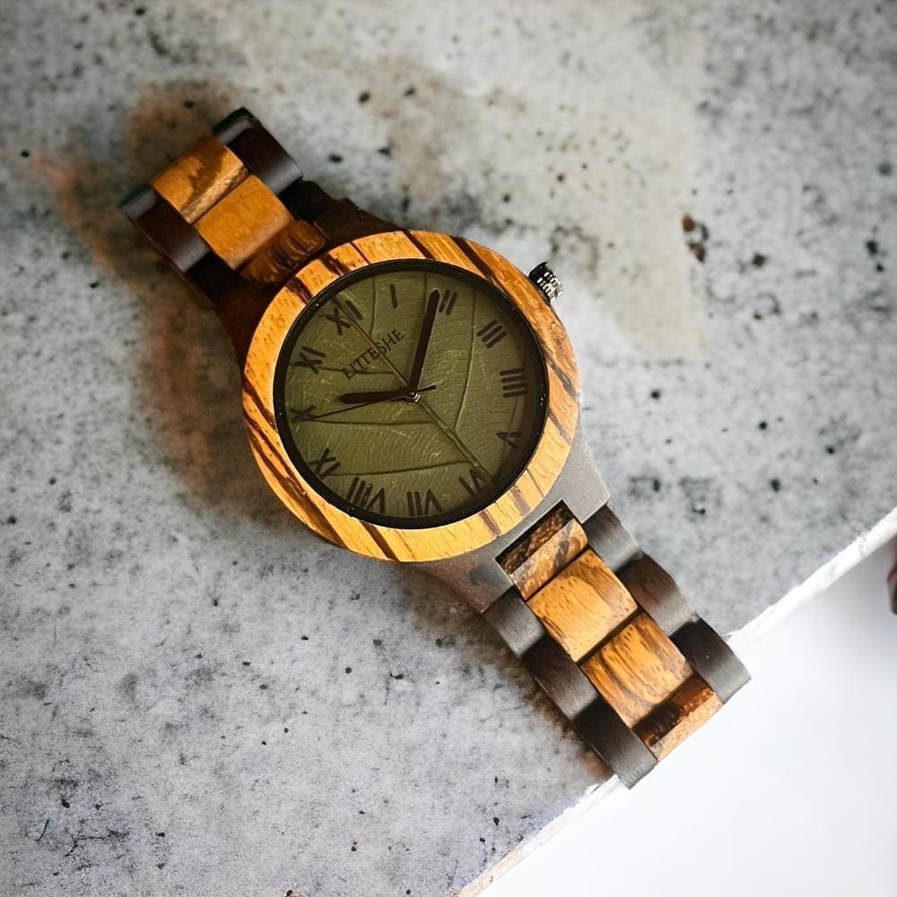 ساعات خشبية