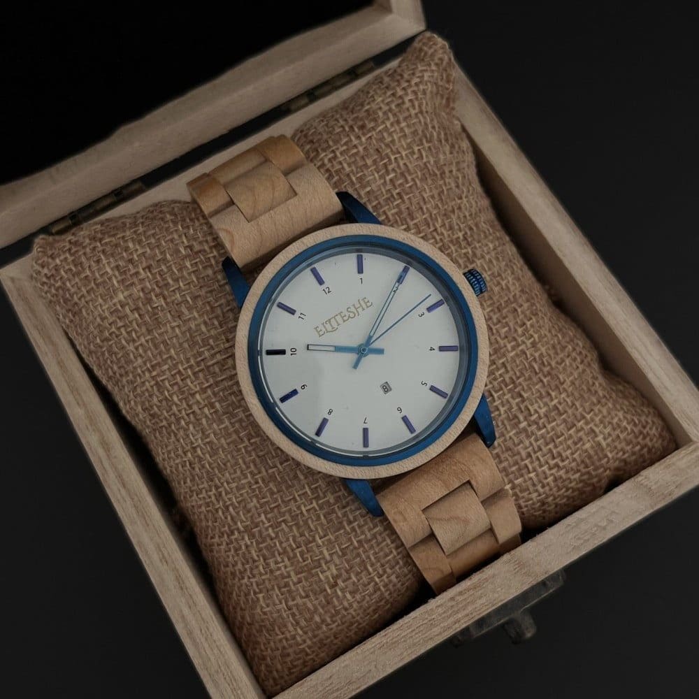 ساعات خشبية