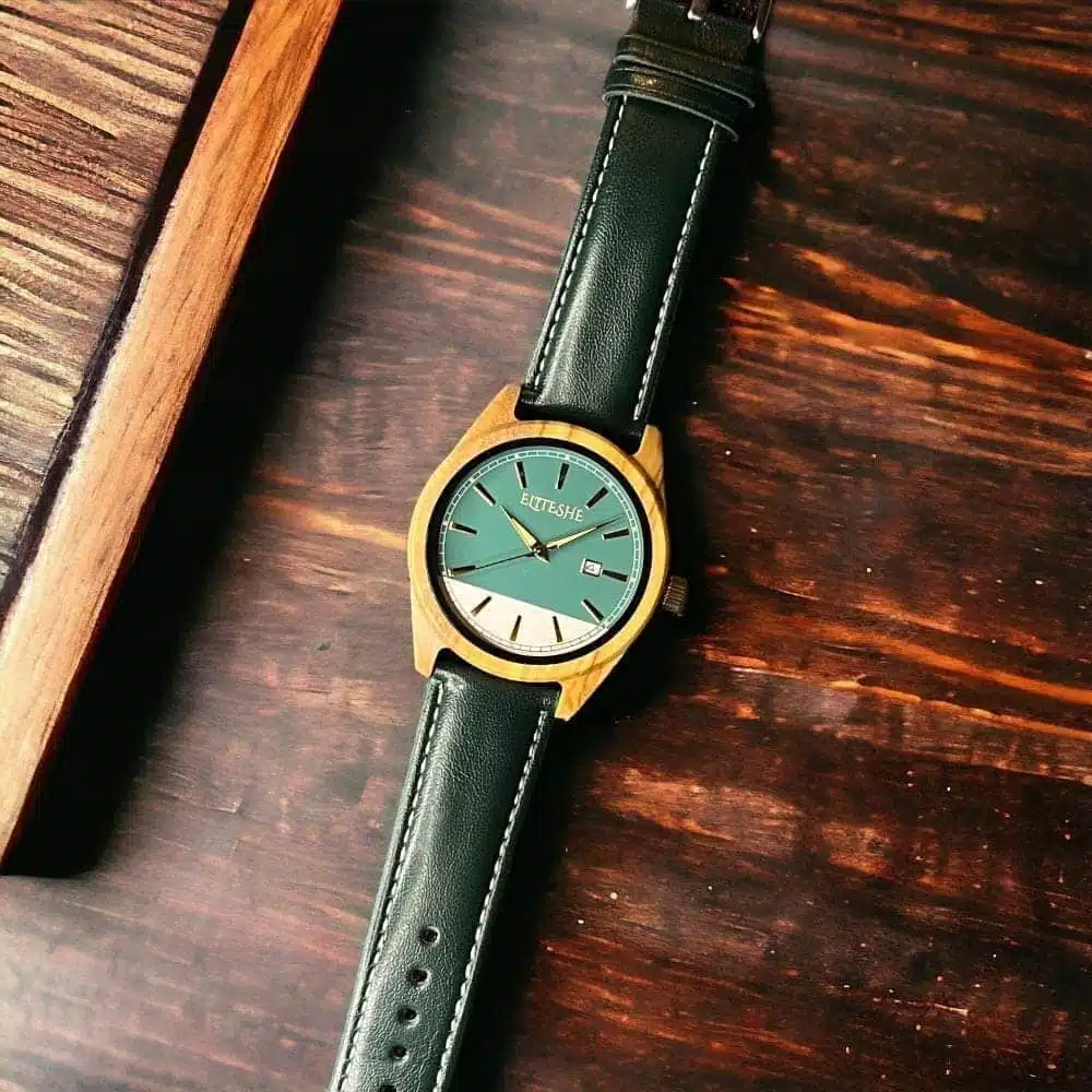 d1006847-c49a-4291-b584-b3e852d92997-1000x1000-EaM8ShZ25r8wtDZ8u0UO9EPYaOH7WW0vU3B8D6eL.jpg جرين كلاسيك ليذر - رجالي - الصورة 1