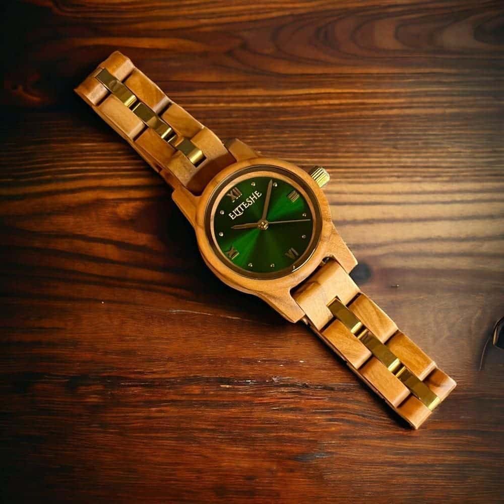 ساعات خشبية