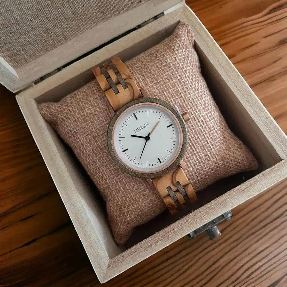 d88361a7-37bc-4615-877b-8c31b32d3610-1000x1000-9jzCbrCDSSybnx3LBX7PAyQNxqHAkNX84i8mIvU8.jpg سوفت كلاسيك وود - نسائي - الصورة 1