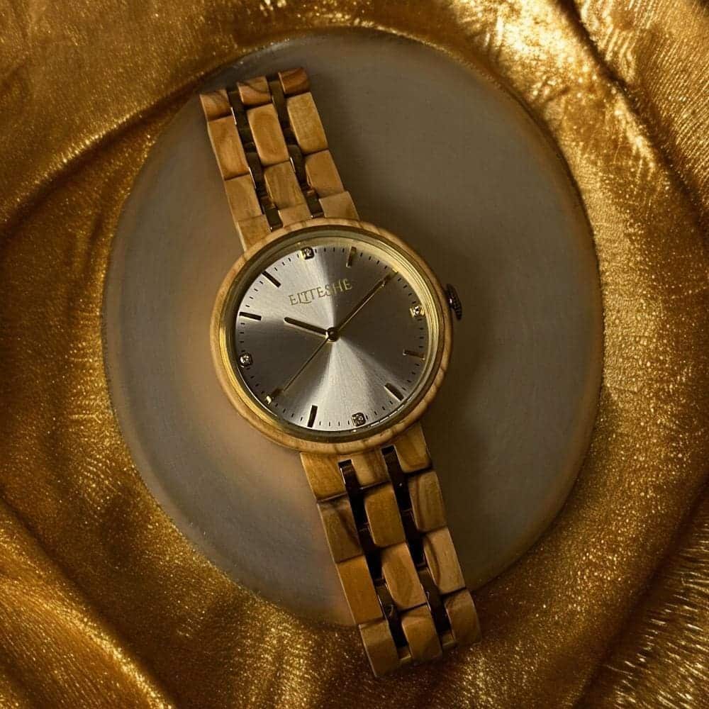 ساعات خشبية