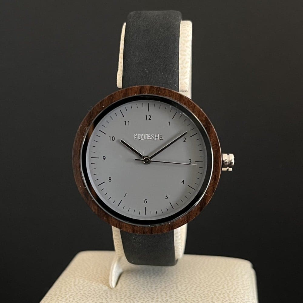 ساعات خشبية