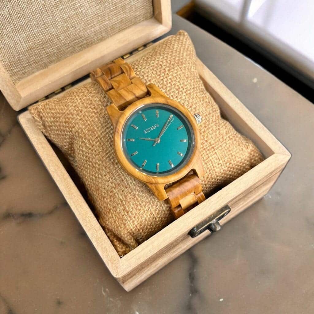 ساعات خشبية