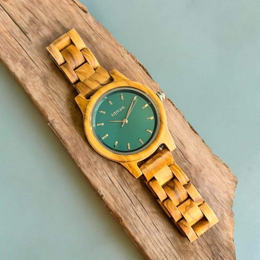 ساعات خشبية