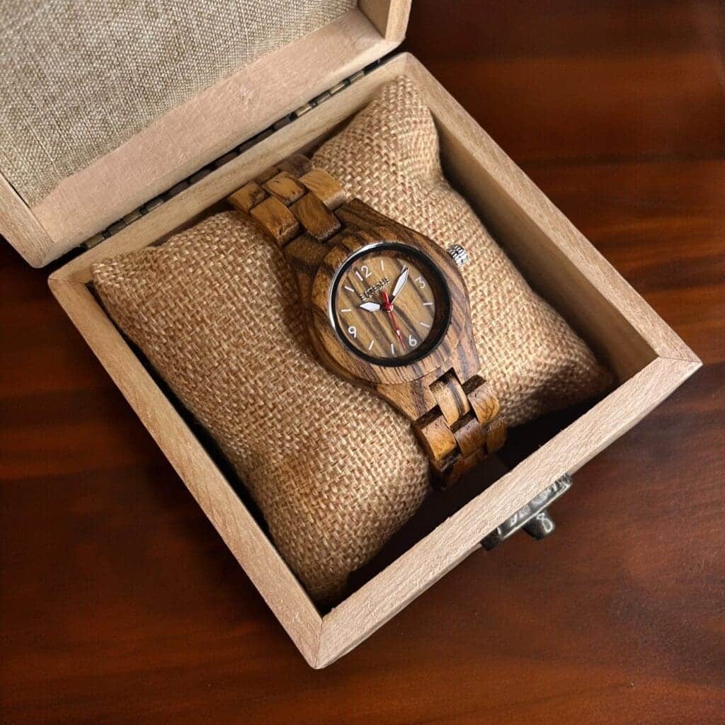 ساعات خشبية