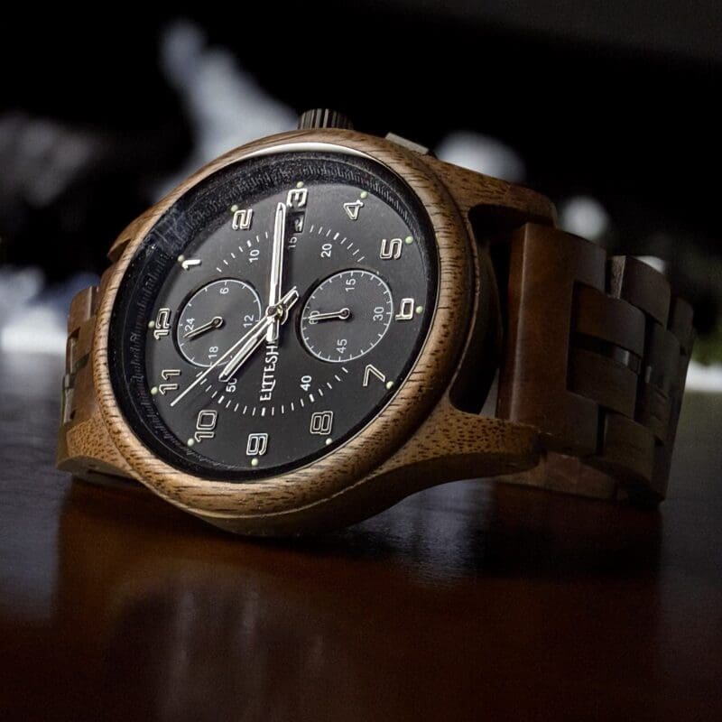 ساعات خشبية