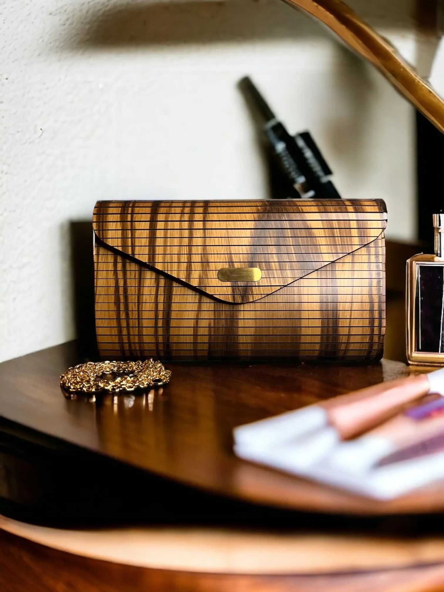 ساعات خشبية