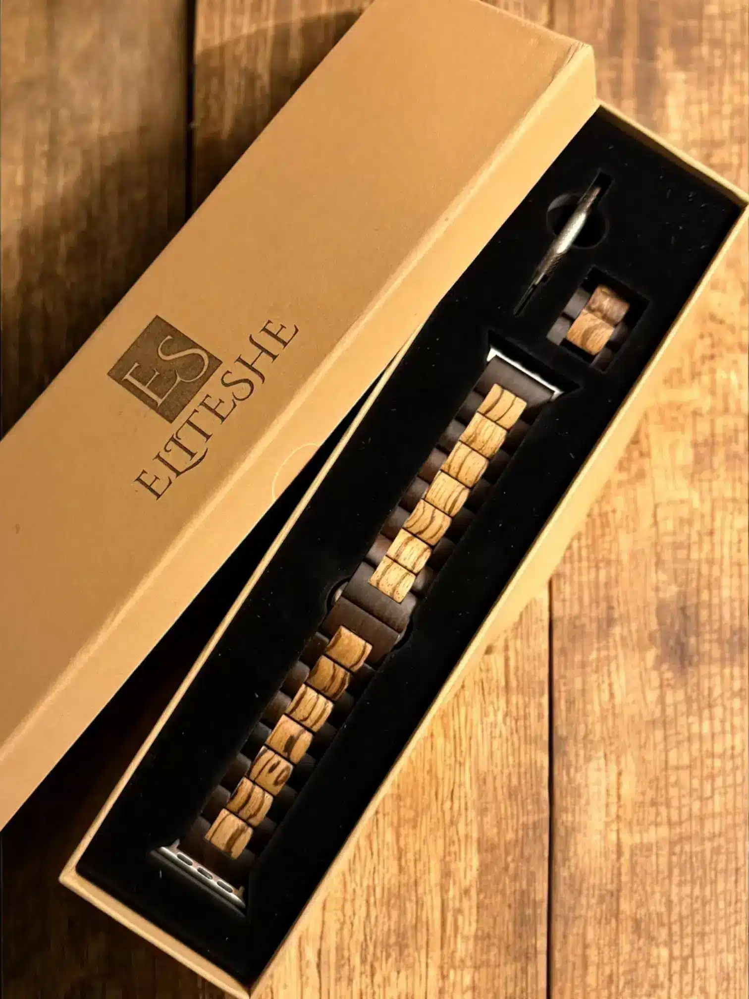 ساعات خشبية