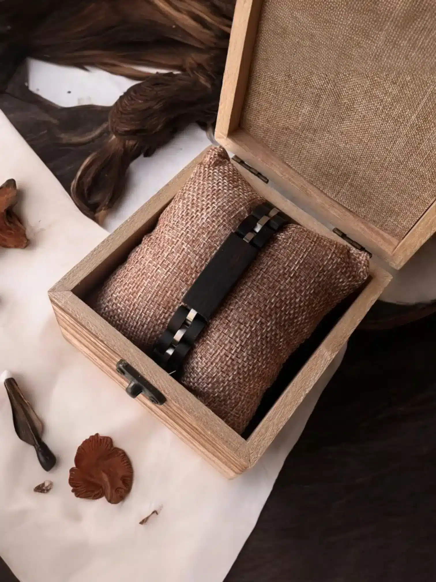 ساعات خشبية