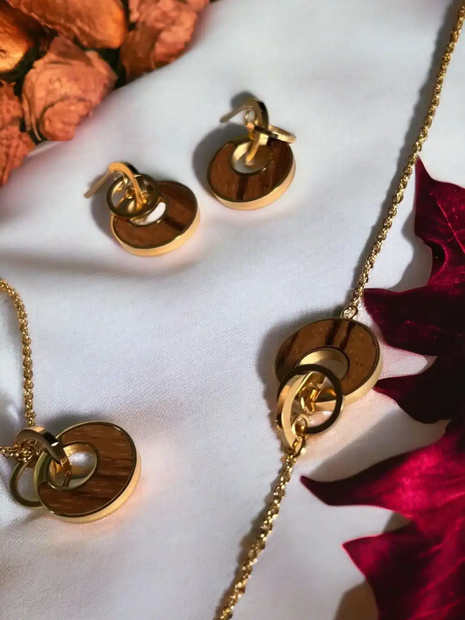 ساعات خشبية