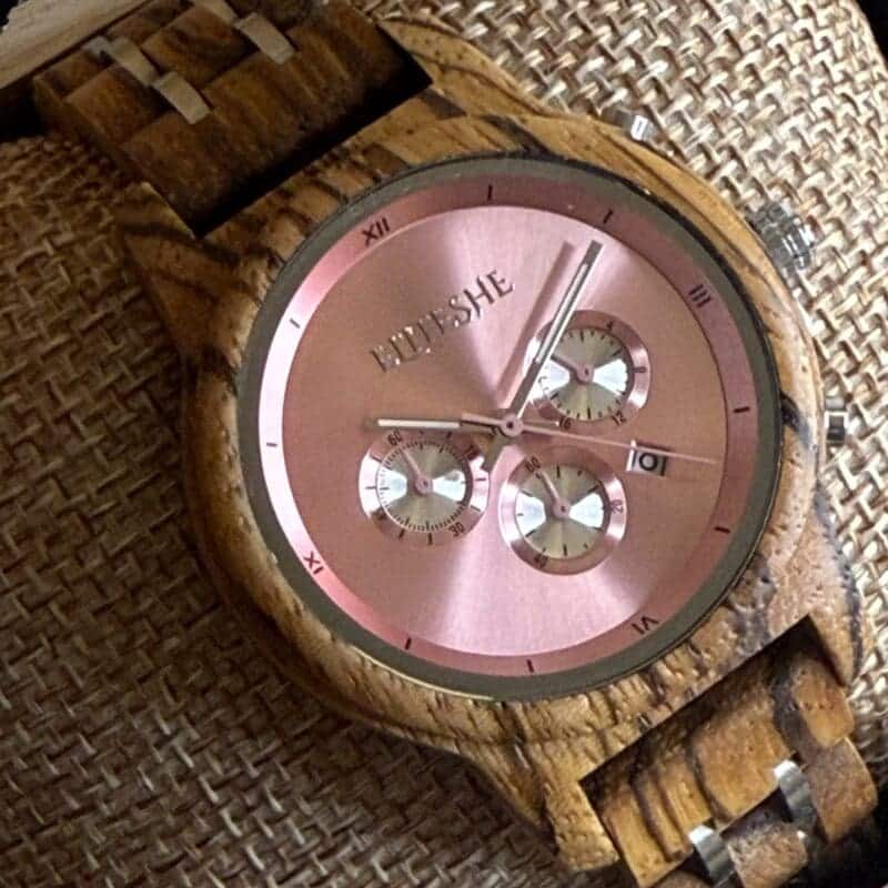 ساعات خشبية